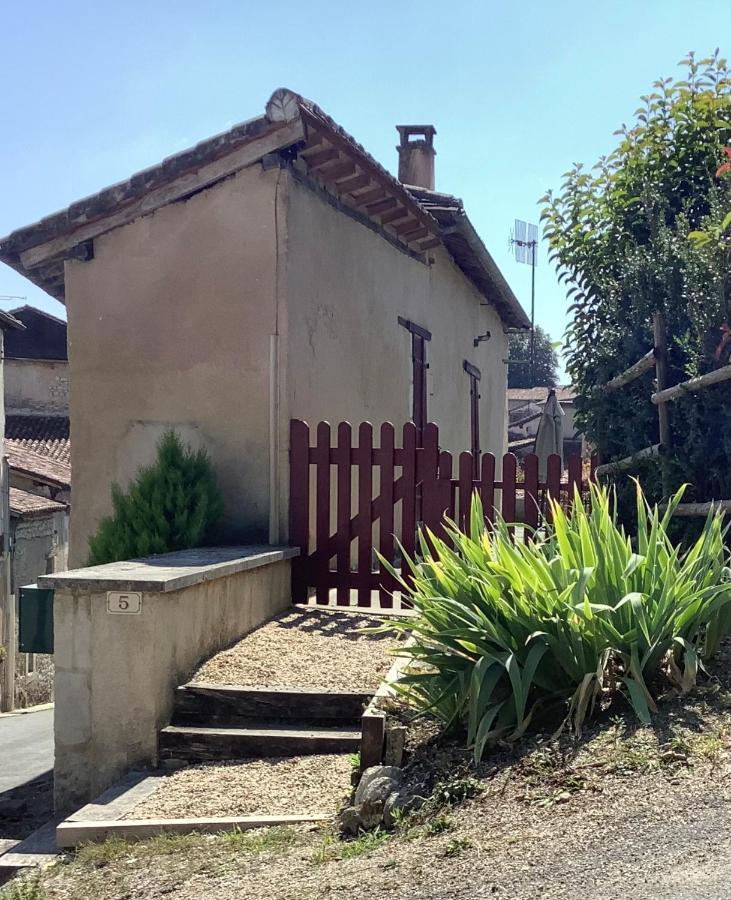 Vila Le Tourniquet - Aubeterre Tiny House Exteriér fotografie